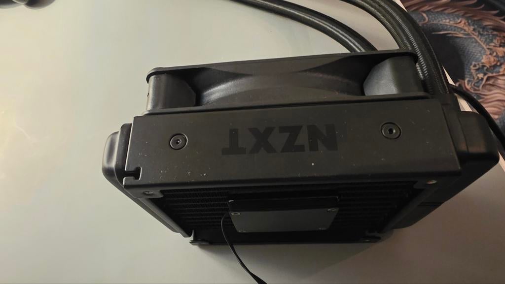 NZXT KRAKEN 120, Ophalen of Verzenden, Zo goed als nieuw, Waterkoeling