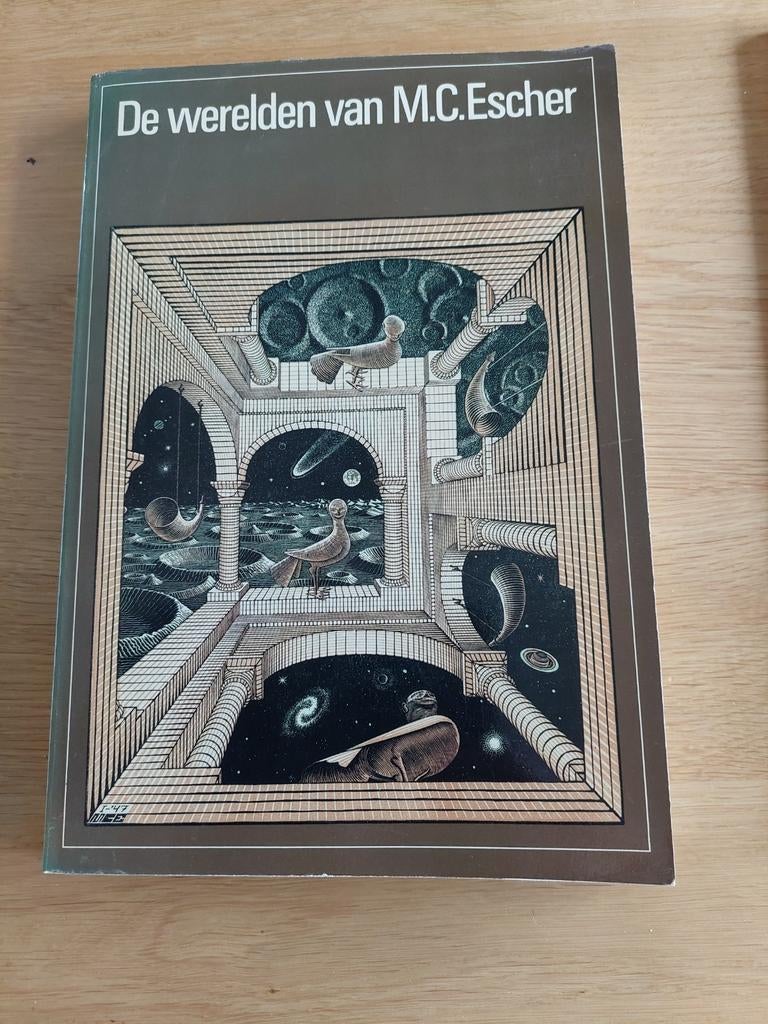3 boeken van M.C.Escher plus driedimensionale figuren, Ophalen of Verzenden, Zo goed als nieuw, Architecten