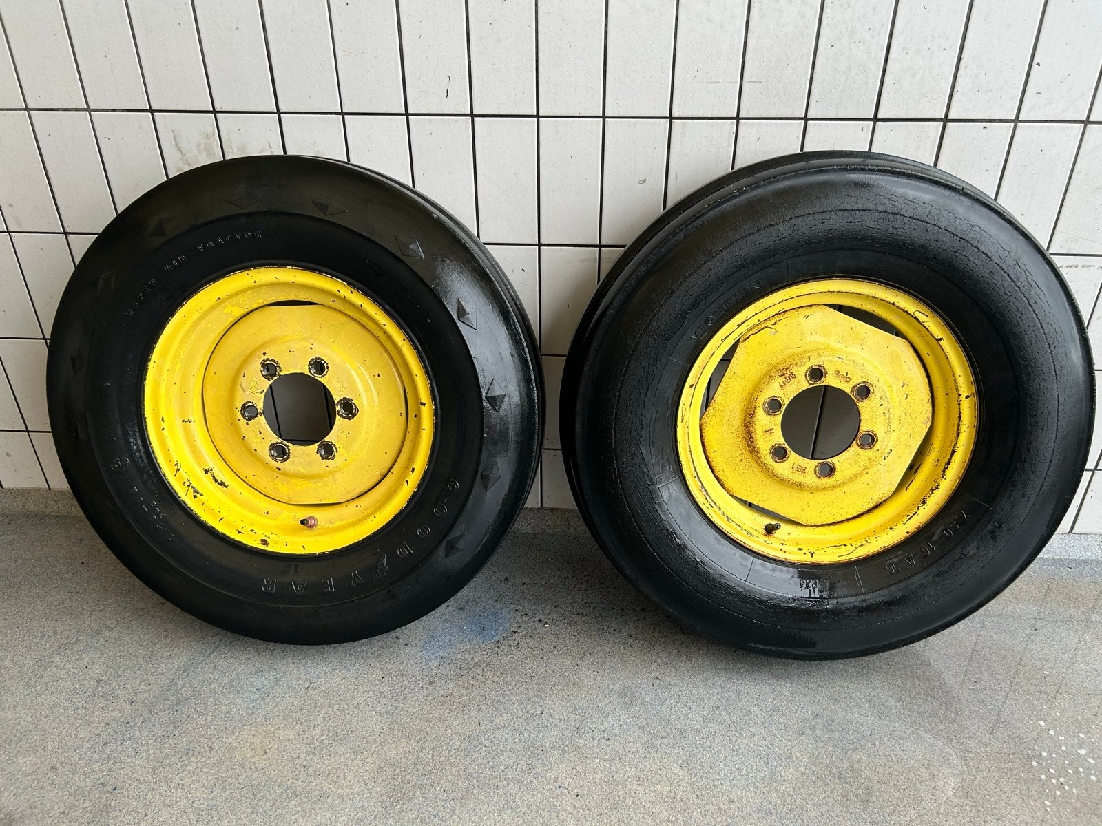 Voorwielen John Deere 7.50 x 16, Ophalen