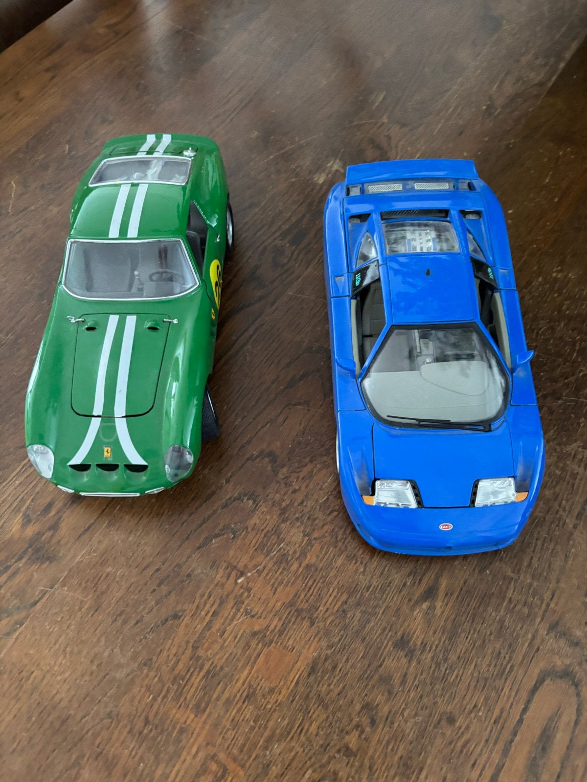 Modelauto's 1/18: Ferrari 250 GTO & Bugatti EB110, Verzenden, Gebruikt, Auto, Bburago