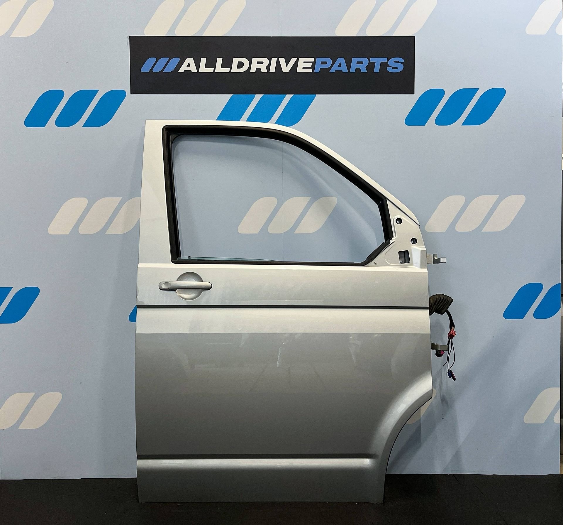 Voorportier rechts Volkswagen T6 Zilvergrijs LA7W 7LA831056, Gebruikt, -, Deur, -