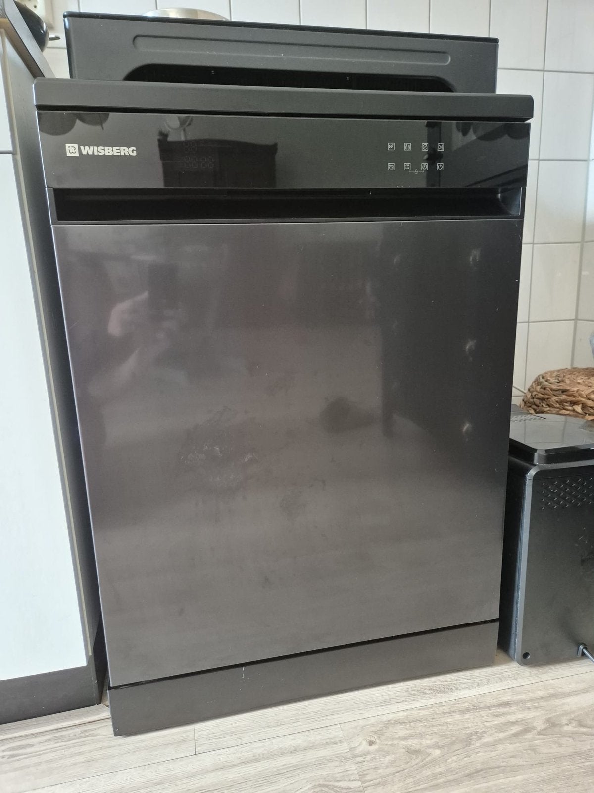 Vrijstaande Vaatwasser - Energieklasse A / Wisberg WBDW44AB, Witgoed en Apparatuur, Vaatwasmachines, Ophalen, Gebruikt, Minder dan 85 cm
