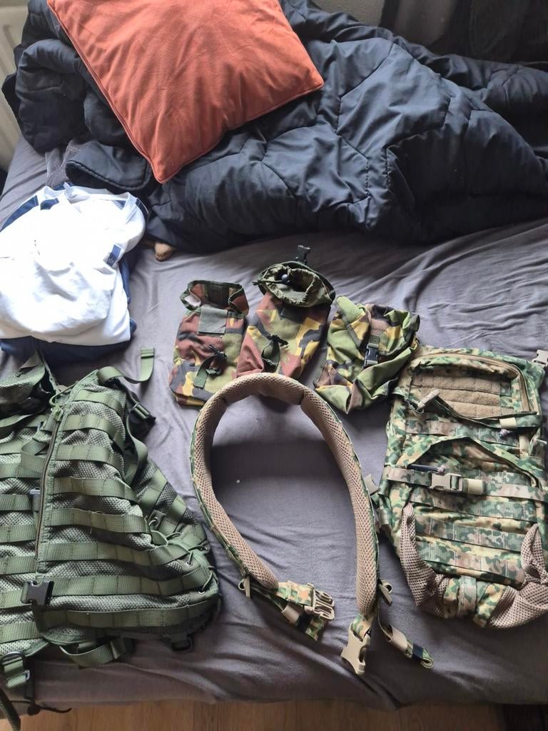 Diverse militaire uitrusting en accessoires, Ophalen of Verzenden