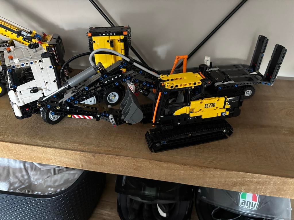 LEGO Technic Volvo Graafmachine EC230 & Vrachtwagen, Ophalen, Lego, Zo goed als nieuw, Complete set