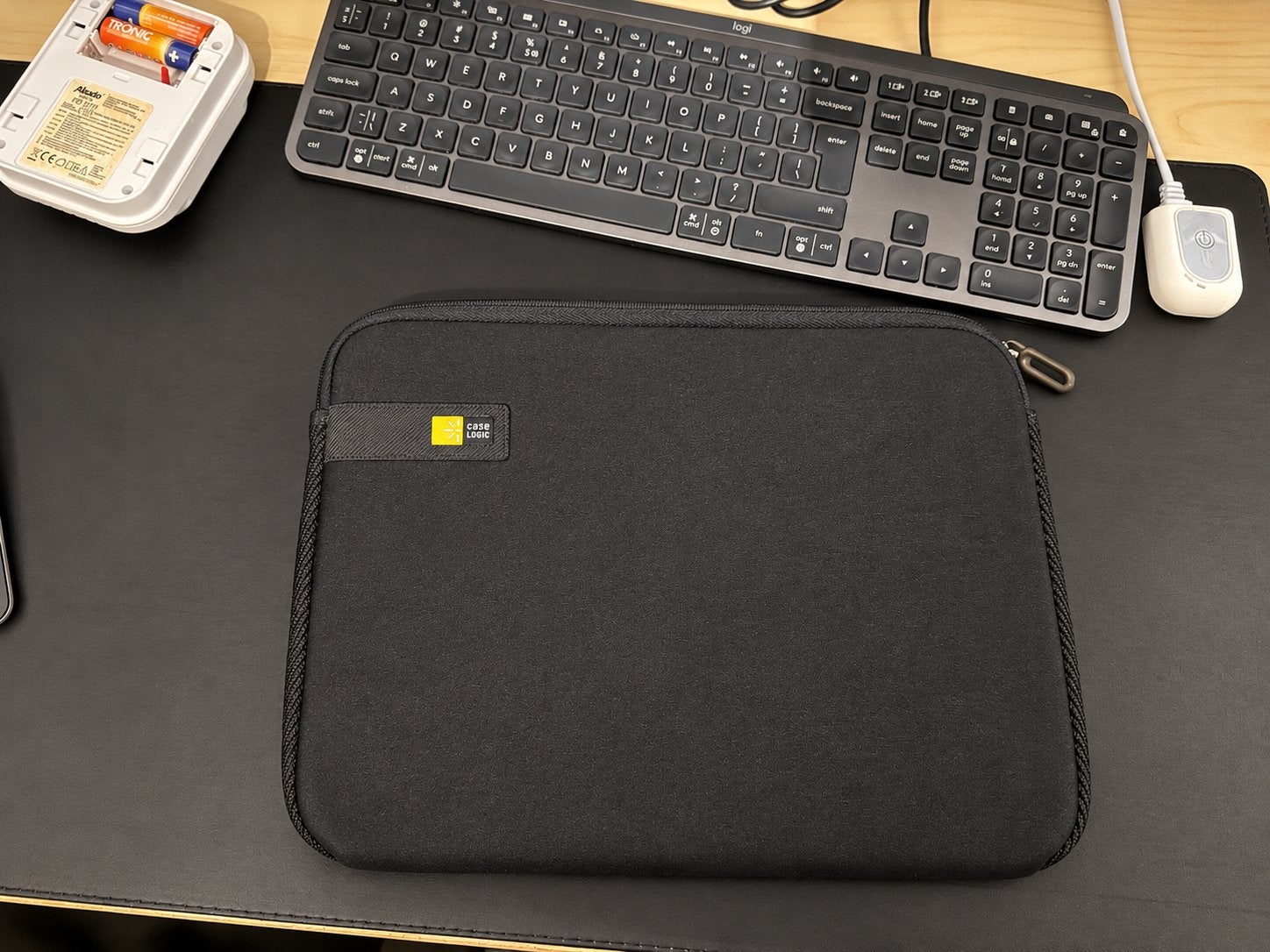 Case Logic laptophoes 13 inch – zwart, Computers en Software, Ophalen of Verzenden, 13 inch, Gebruikt
