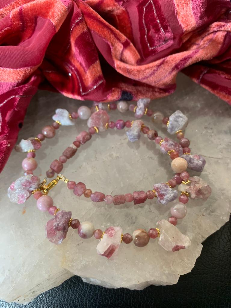 Toermalijn roze rubelliet beschermt liefde healing SALE, Nieuw, Ophalen of Verzenden, Steen of Mineraal, Roze