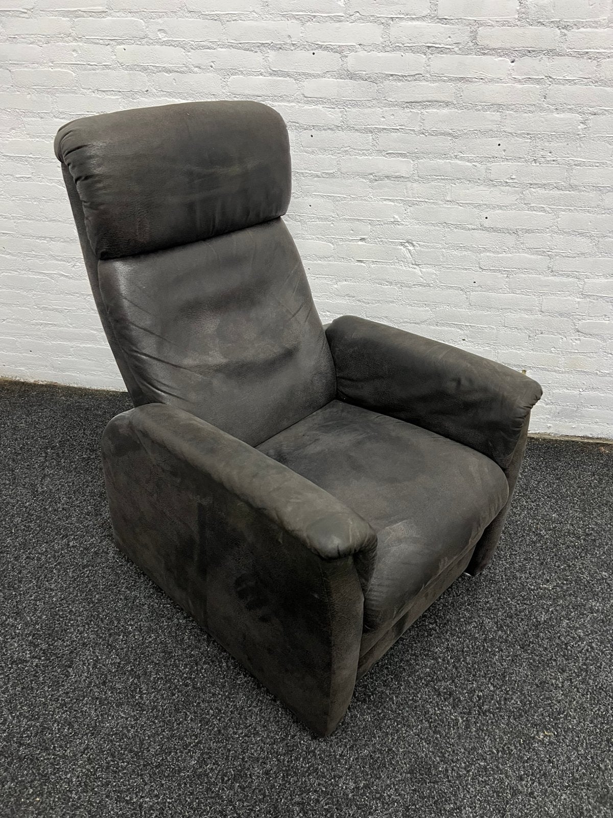 Te Koop : Zwart Suede Relax Stoel Fauteuil Relax Functie, Ophalen, 75 tot 100 cm, Zo goed als nieuw, Stof