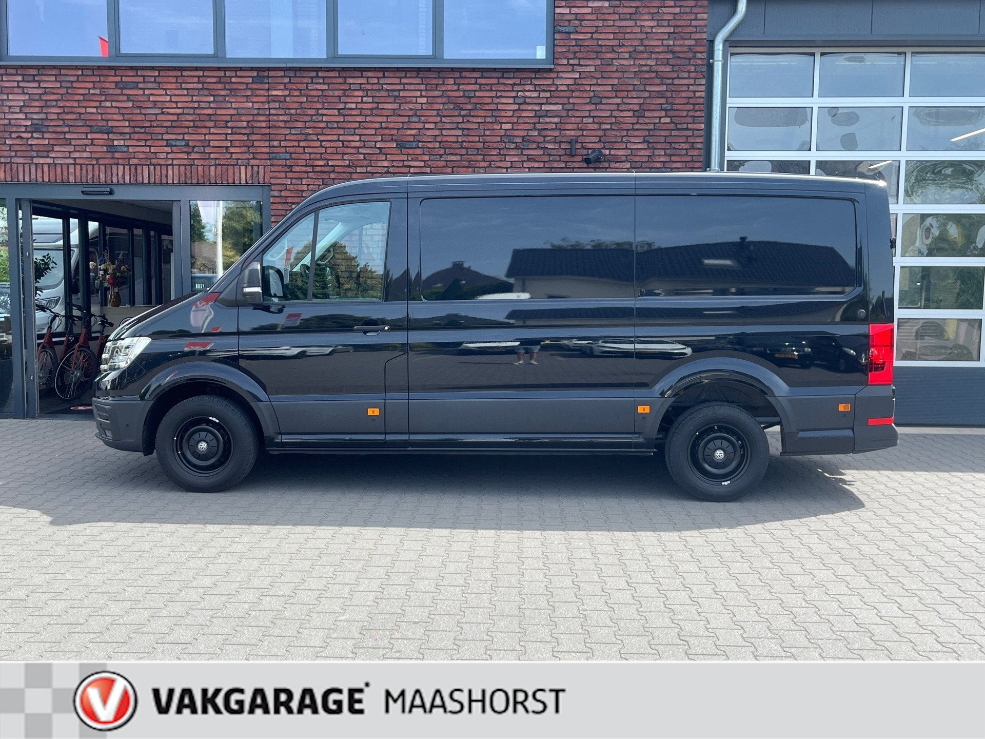 Volkswagen CRAFTER 35 2.0 TDI L3H2 4Motion 3000Kg Trek Autom, Automaat, 12 maanden, Stof, Euro 6