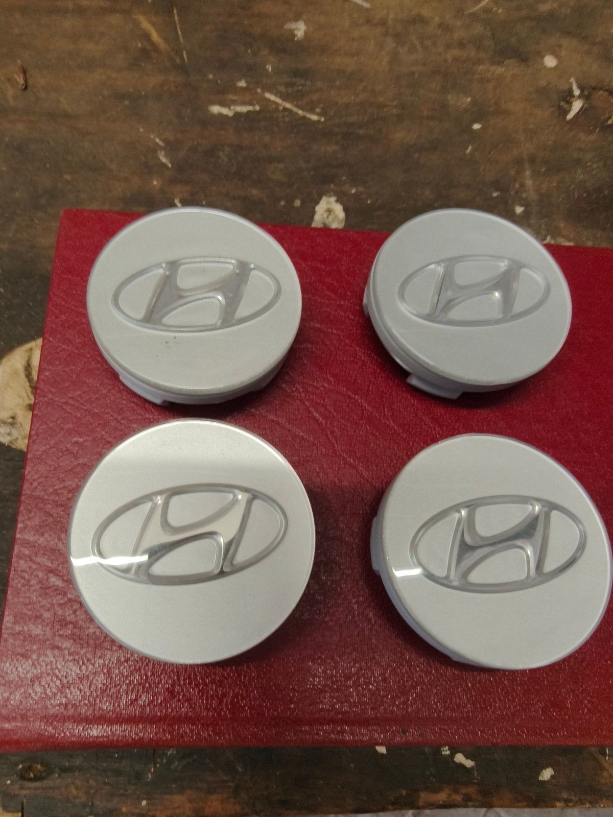 4 nieuwe naafdoppen Hyundai  57mm, Auto diversen, Wieldoppen, Ophalen of Verzenden, Nieuw
