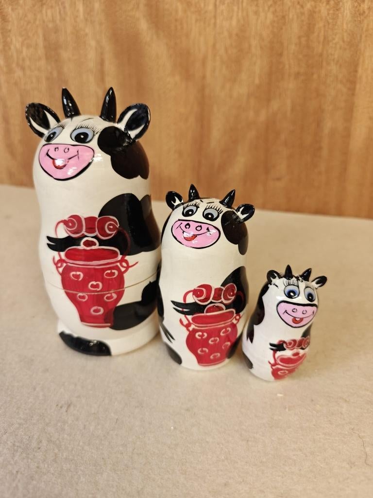 Vrolijke koeien babushka matroesjka 3 in 1 set, Ophalen of Verzenden, Zo goed als nieuw