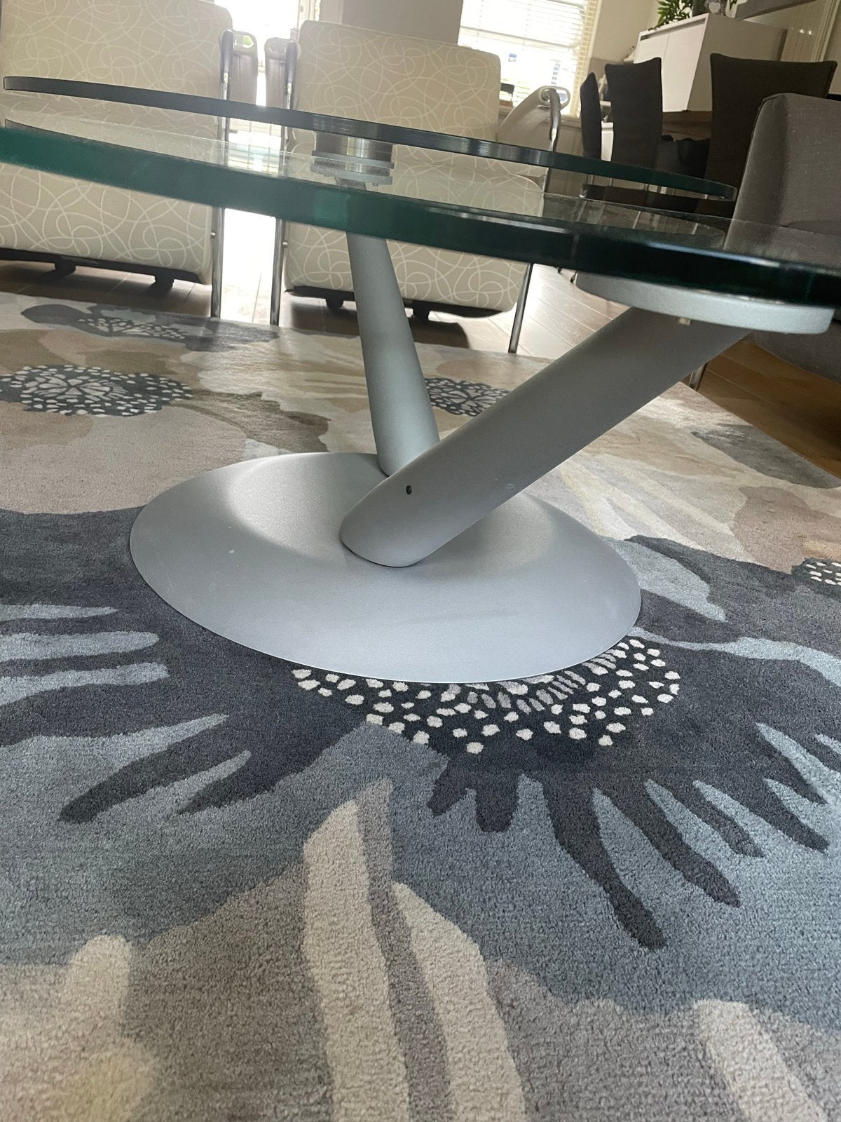 Moderne Glazen Salontafel met Uniek Onderstel, 100 tot 150 cm, Design, Rond, 5 – 50