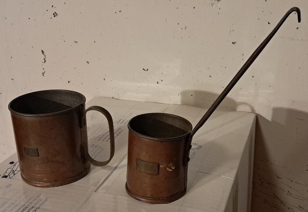 2 antieke koperen maatbekers, Ophalen of Verzenden