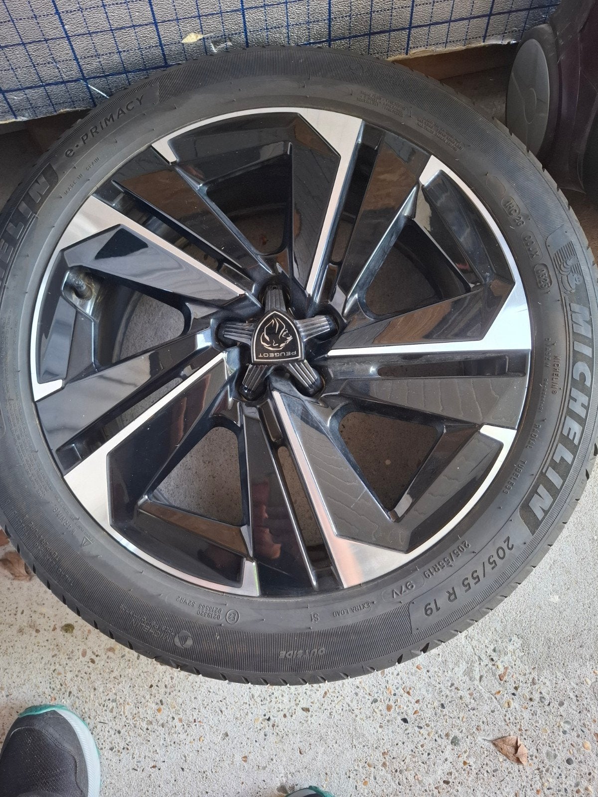 Peugeot 408 19 inch velgen michelin banden,  nette staat, Auto-onderdelen, Banden en Velgen, Gebruikt, Banden en Velgen, 205 mm