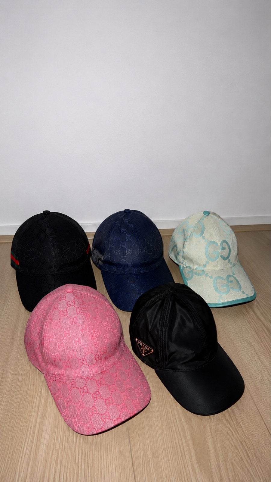 Gucci en Prada petten - Diverse kleuren en stijlen, Kleding | Dames, Hoeden en Petten, Zo goed als nieuw, Pet, One size fits all