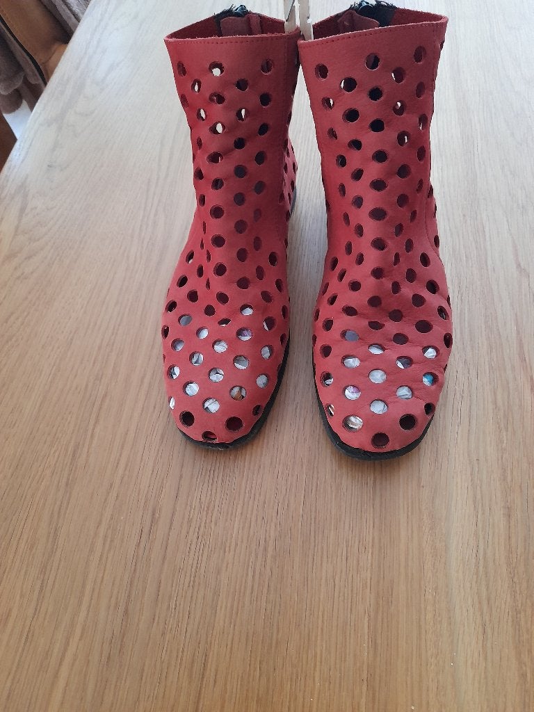 Arche rode enkel laarsjes mt 39, Kleding | Dames, Ophalen of Verzenden, Arche, Gedragen, Rood