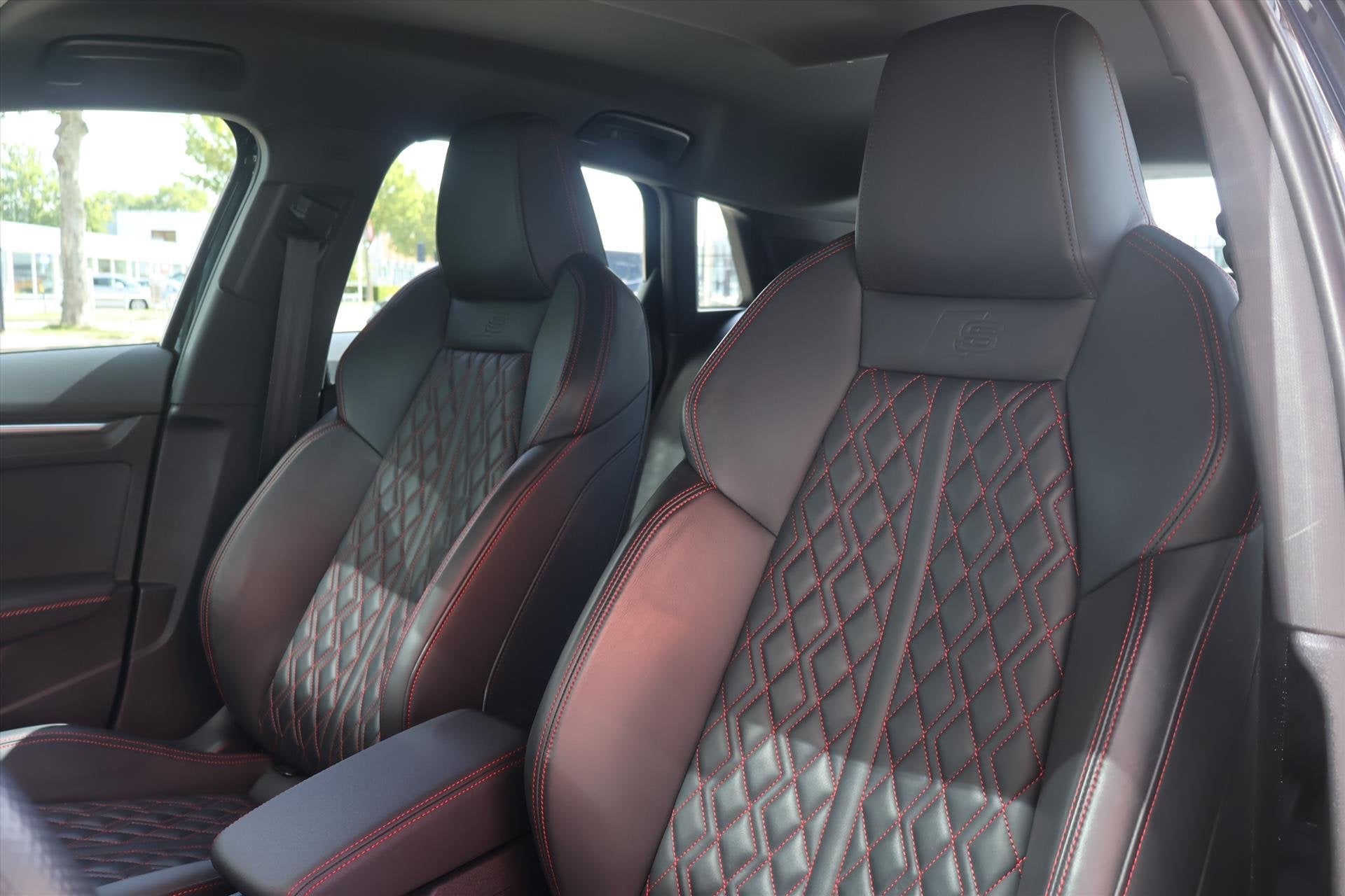Audi A3 Sportback 35 S-Line TFSI 150pk | Navi | Trekhaak | R, Dealer onderhouden, 4 cilinders, Zwart, Bedrijf