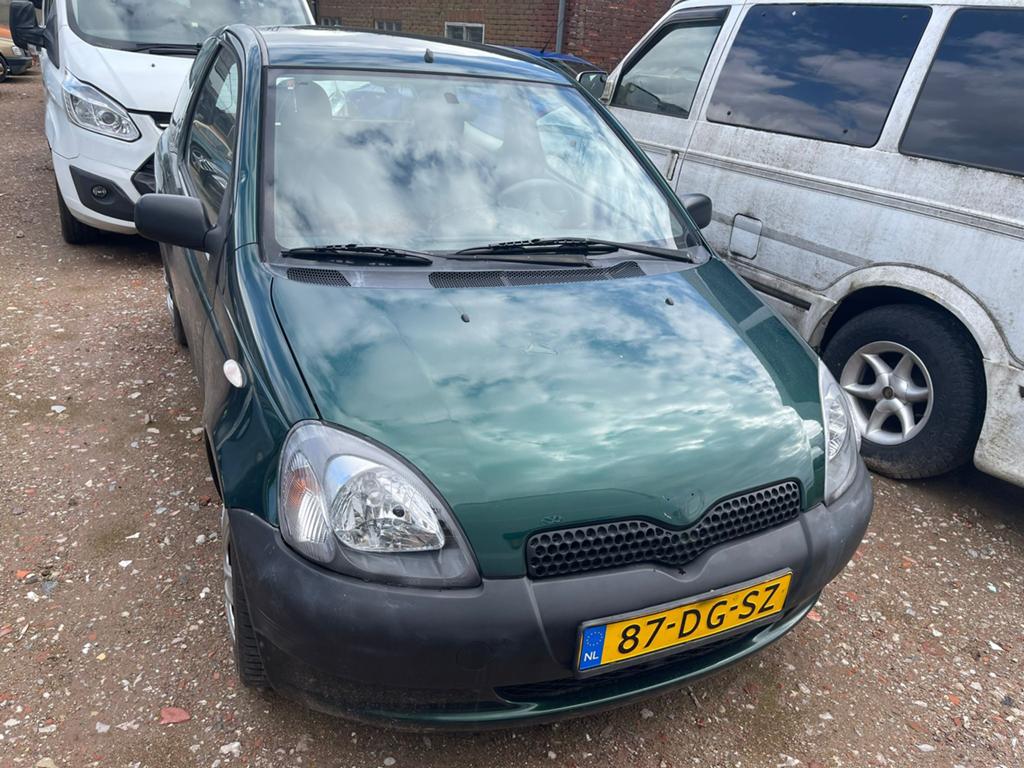 APK tot 5 mei 2027,Toyota Yaris 1.0 16V Vvti 3DR 1999 Groen, Auto's, Voorwielaandrijving, 4 cilinders, 400 kg, 68 pk