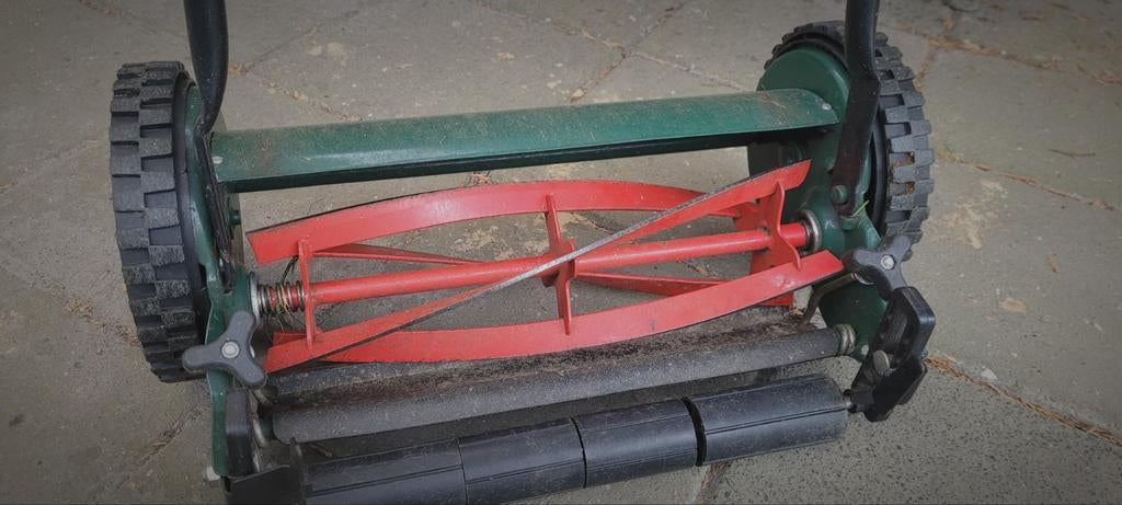 Goede Greenway handgrasmaaier - In uitstekende staat, Tuin en Terras, Gebruikt, Handgrasmaaier, 30 t/m 39 cm, Kooimesmaaier