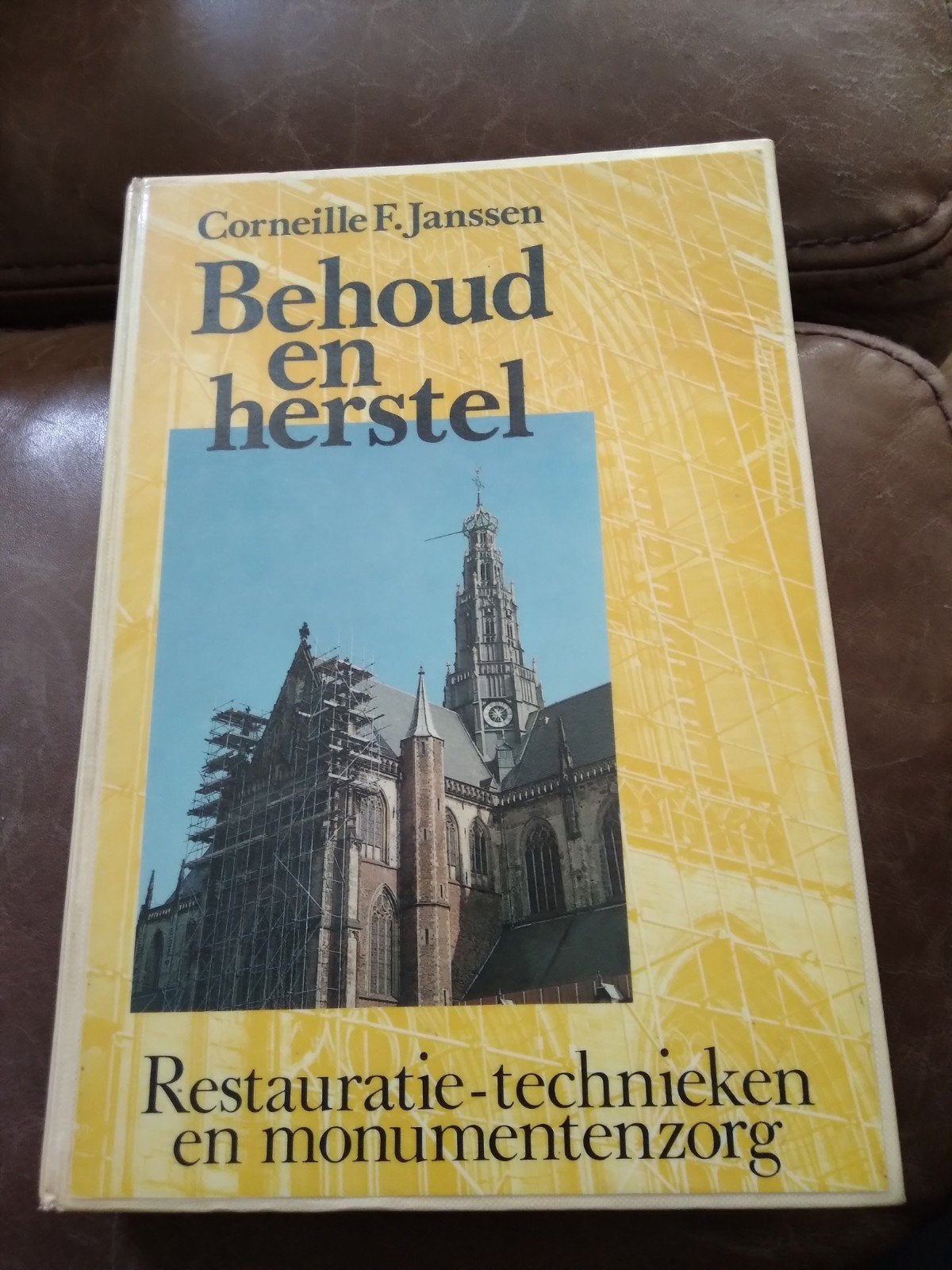 Behoud en Herstel: Restauratie-technieken en monumentenzorg, Boeken, Gelezen, Ophalen of Verzenden, Corneille F. Janssen, Bouwkunde