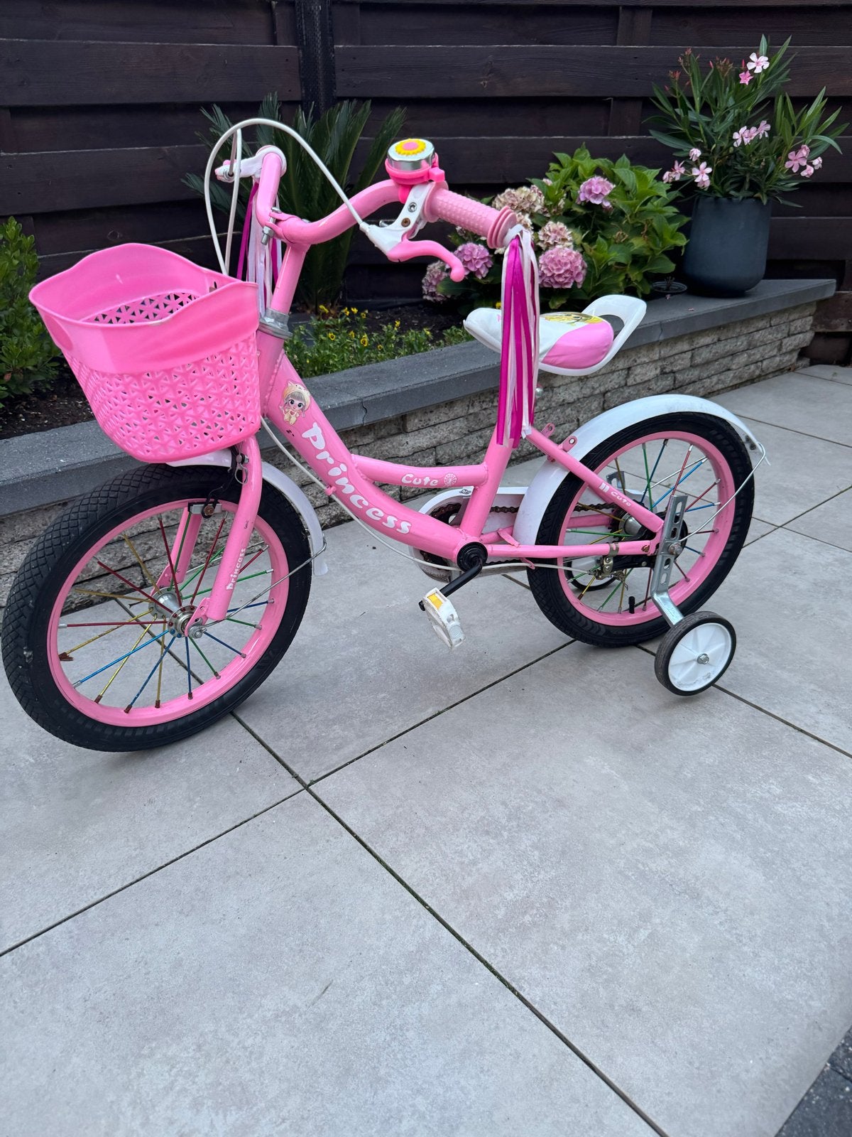 Roze kinderfiets 'Princess' met mandje - 16 inch, Ophalen of Verzenden, Gebruikt, Terugtraprem, 16 tot 20 inch