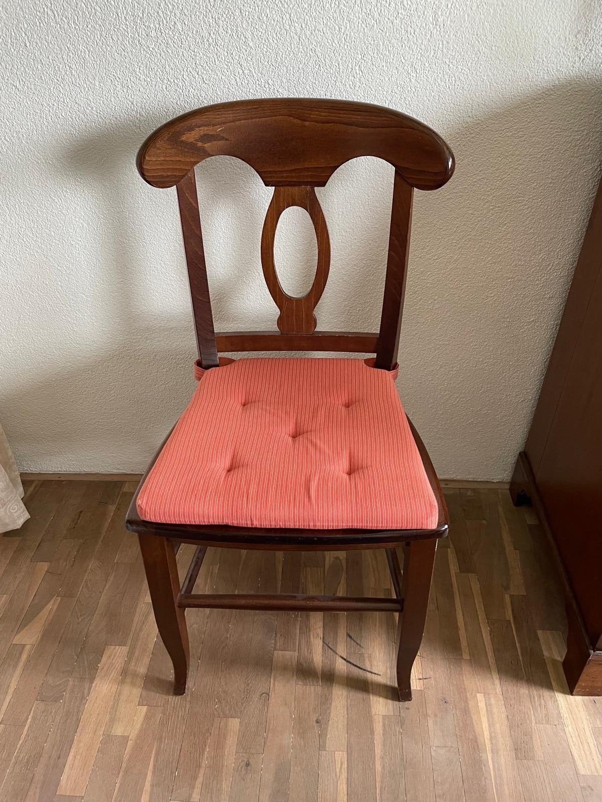 6 Houten eetkamerstoelen met IKEA kussentjes, Huis en Inrichting, Stoelen, Ophalen, Gebruikt, Bruin, Vijf, Zes of meer stoelen