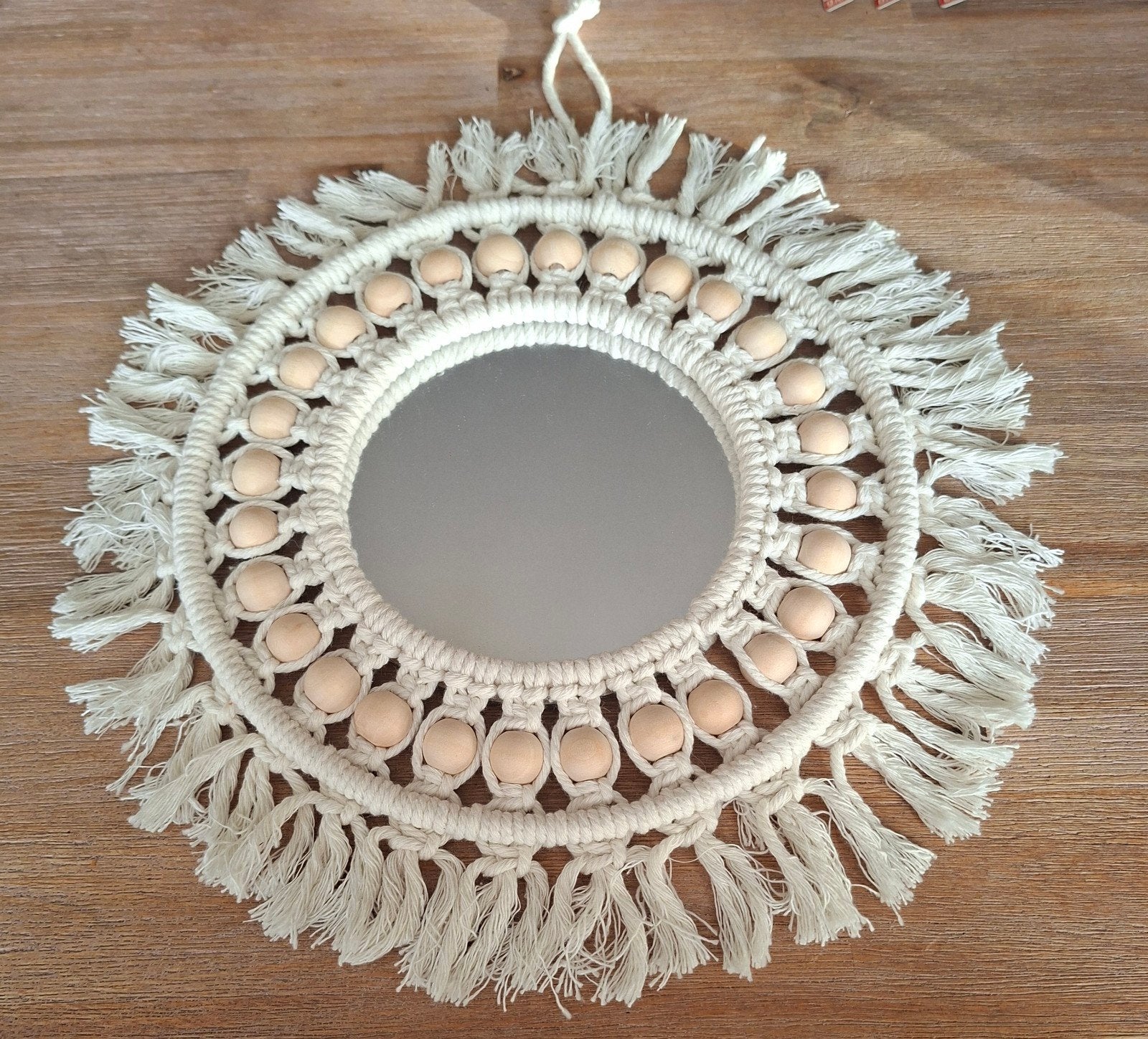 Macramé spiegel met houten kralen - Ibiza stijl, Huis en Inrichting, Minder dan 50 cm, Rond, Ophalen of Verzenden, Zo goed als nieuw