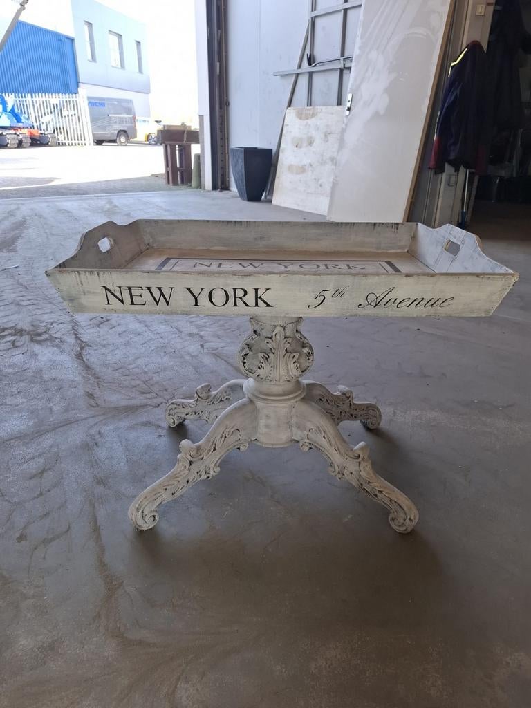 Landelijke Bijzettafel met New York Design, Huis en Inrichting, Ophalen, Minder dan 45 cm, Minder dan 55 cm, Gebruikt