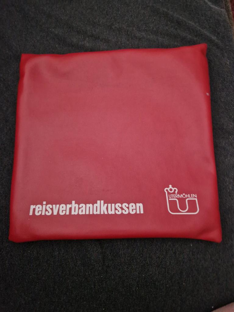 Vintage rood reisverbandkussen Utermöhlen, Verzamelen, Ophalen, Huis en Inrichting