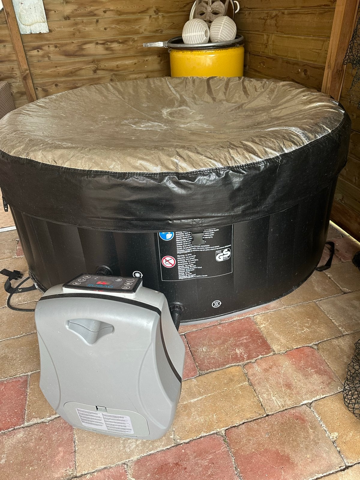 Opblaasbare Jacuzzi, Ophalen, Gebruikt, Afdekzeil, Opblaasbaar