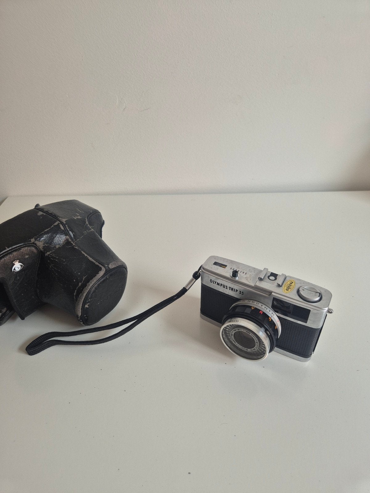 Olympus Trip 35 analoge camera met hoes, Audio, Tv en Foto, Fotocamera's Analoog, Gebruikt, Compact, Ophalen of Verzenden, Olympus