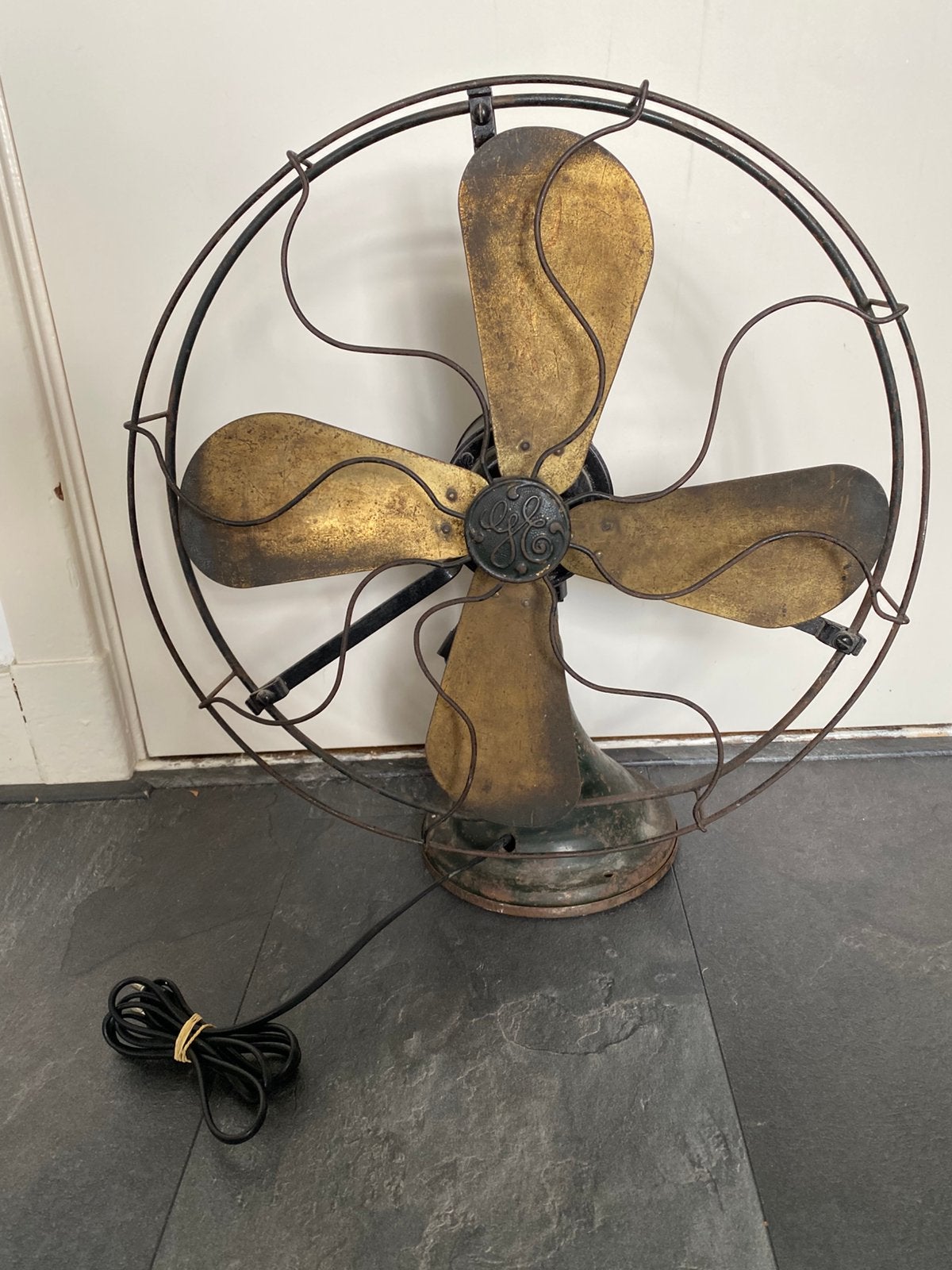 ANTIEKE GENERAL ELECTRIC VENTILATOR (20er jaren)., Ophalen of Verzenden, Gebruikt, Tafelventilator