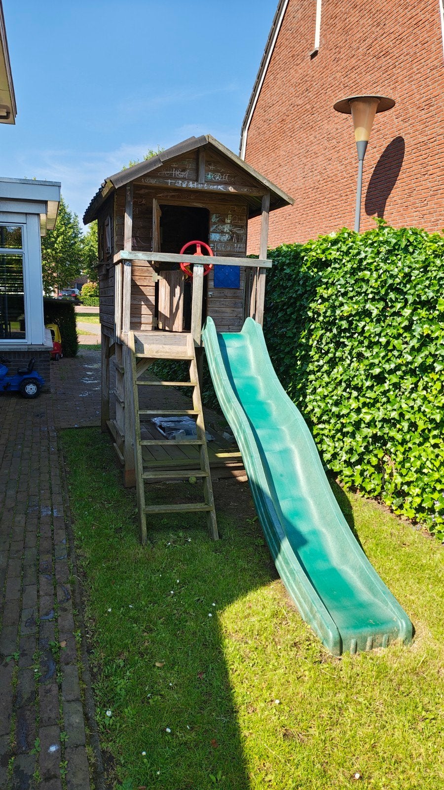 Houten speelhuisje met glijbaan en zandbak, Ophalen, Gebruikt, Hout