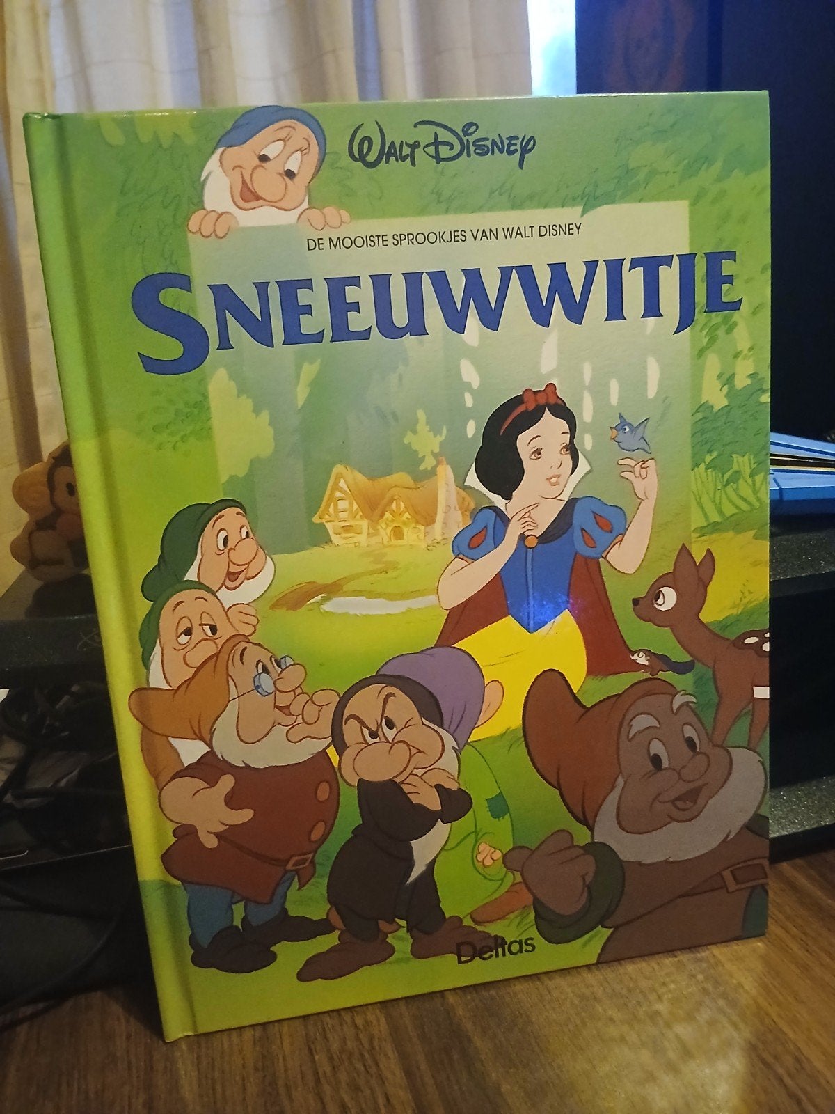 Sneeuwwitje Disney boek van deltas, Ophalen of Verzenden, Sprookjes