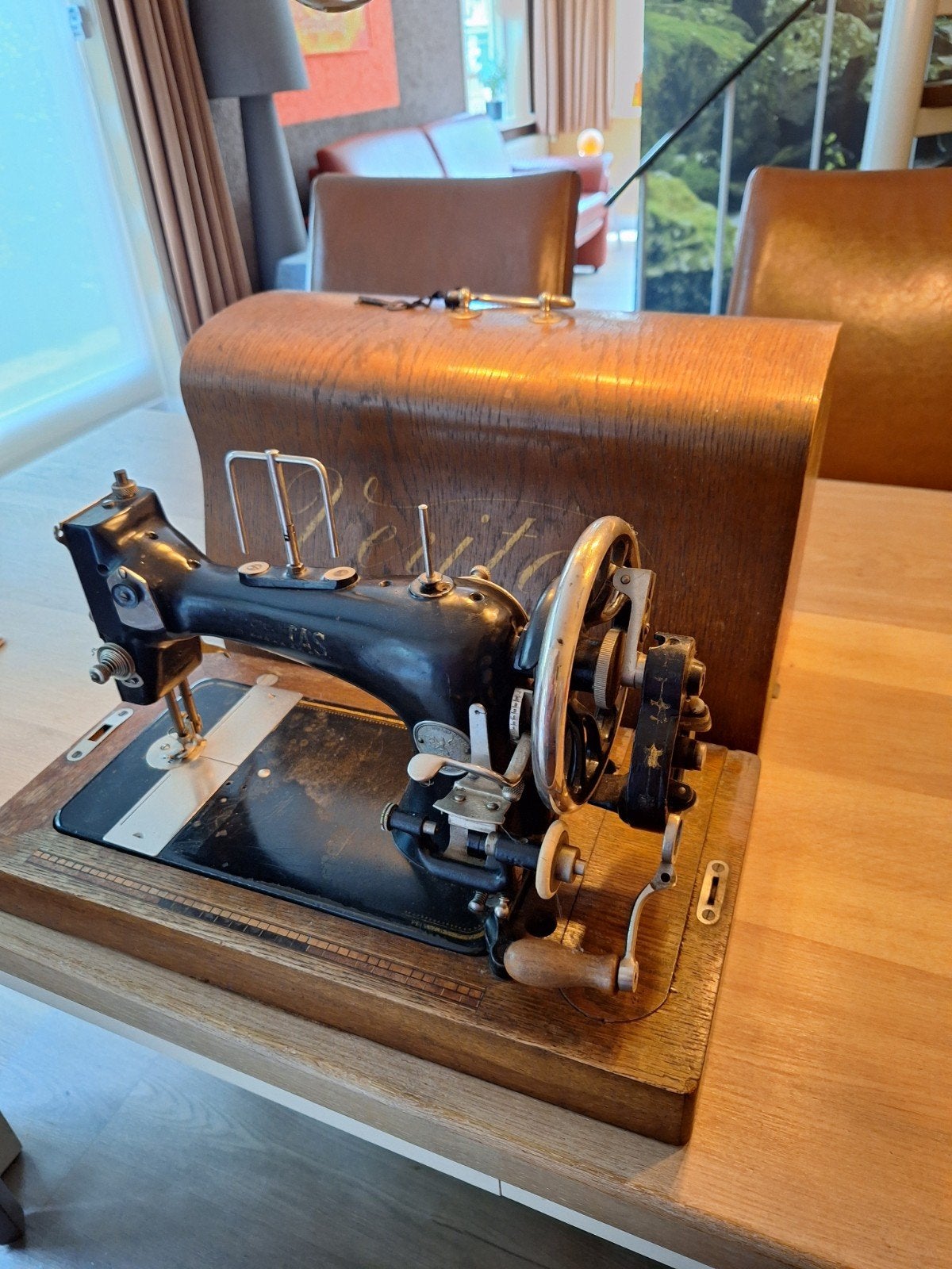 Antieke Veritas Naaimachine met Handleiding en Houten Kap, Ophalen