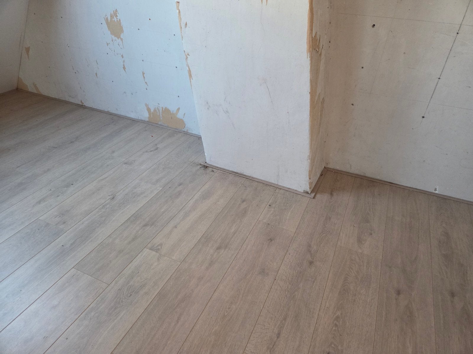 Gratis laminaat 10m2 (zelf verwijderen), Huis en Inrichting, Ophalen, Zo goed als nieuw, Laminaat