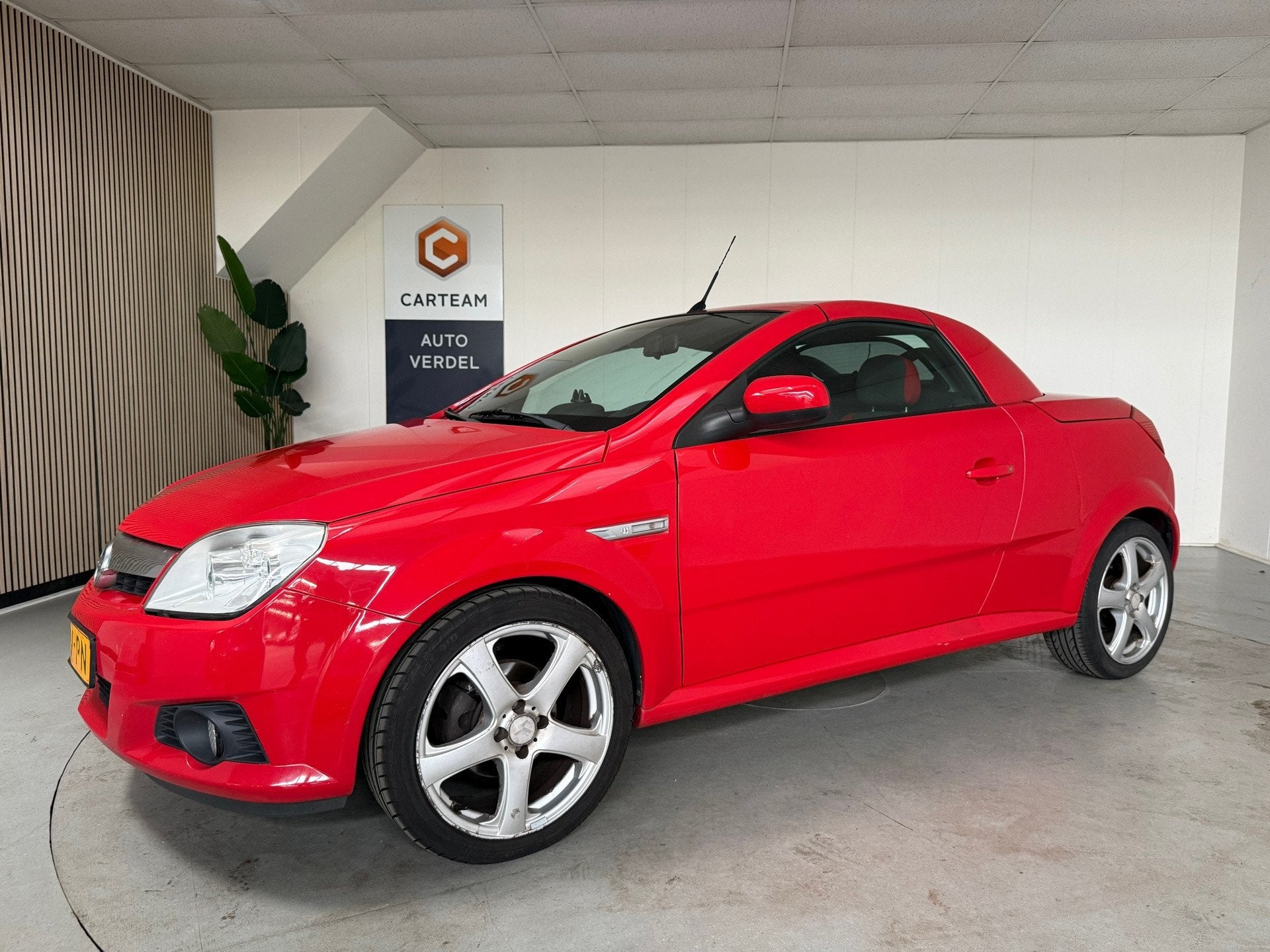 Opel Tigra TwinTop 1.8-16V Enjoy Carplay/navigatie DAK WERKT, Auto's, Opel, 125 pk, Gebruikt, 1796 cc, Origineel Nederlands