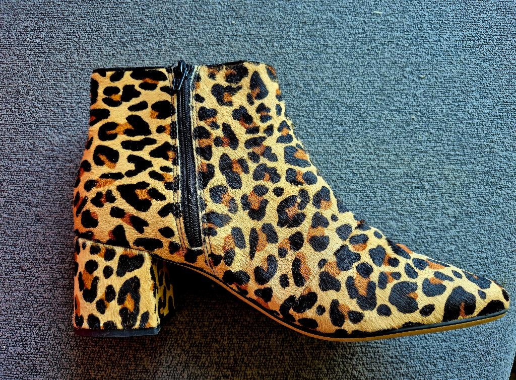 Clarks panterprint enkellaarsjes maat 39.5, Bruin, Lage of Enkellaarzen, Ophalen of Verzenden, Clarks
