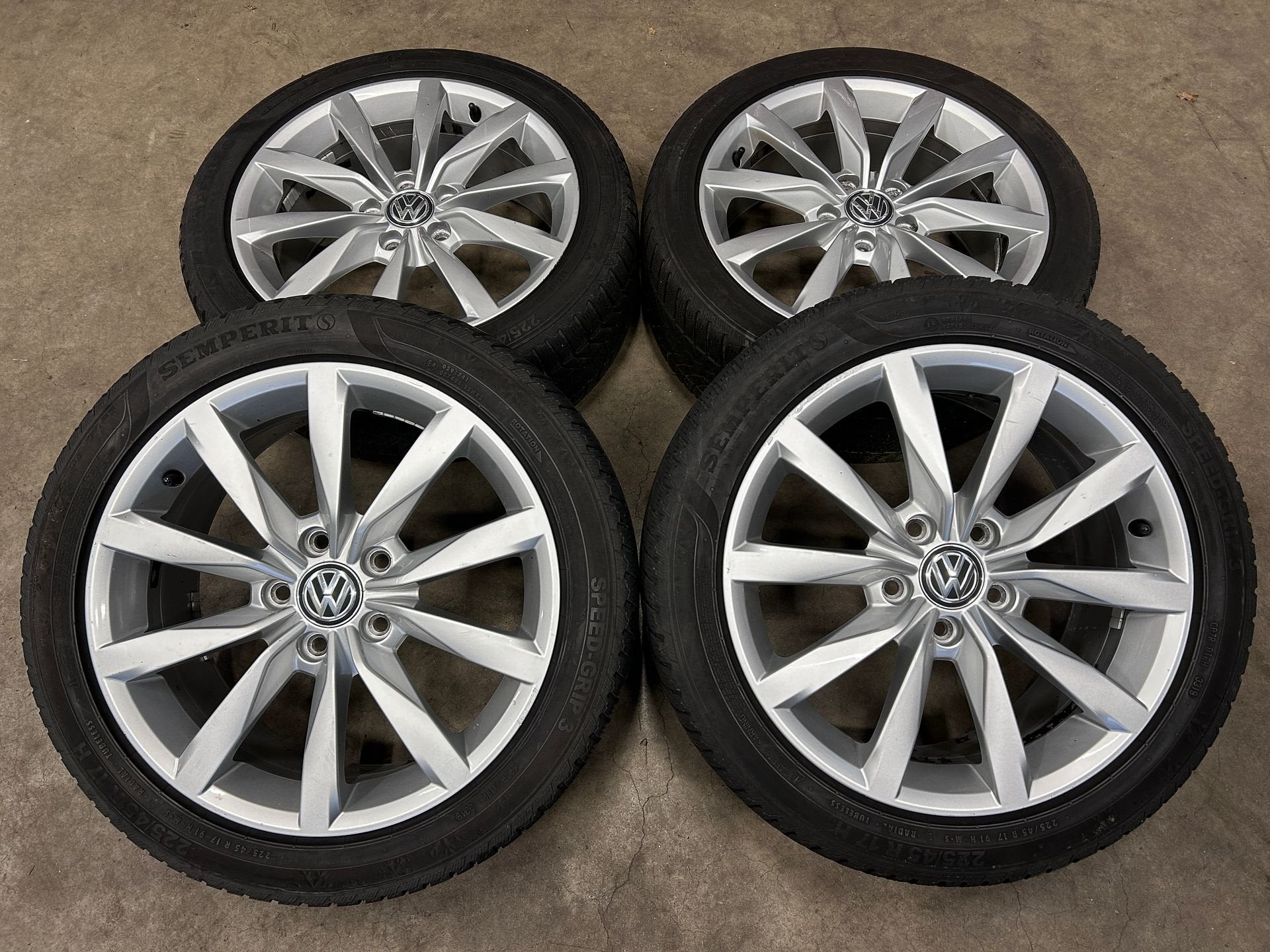 diversen 17 inch velgen + winterbanden VW Golf | Caddy, Gebruikt, -, -, Banden en Velgen