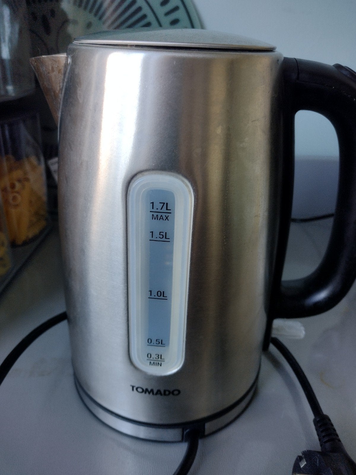 Tomado Waterkoker 1.7 liter RVS, 1 tot 2 liter, Ophalen, Gebruikt, Draadloos