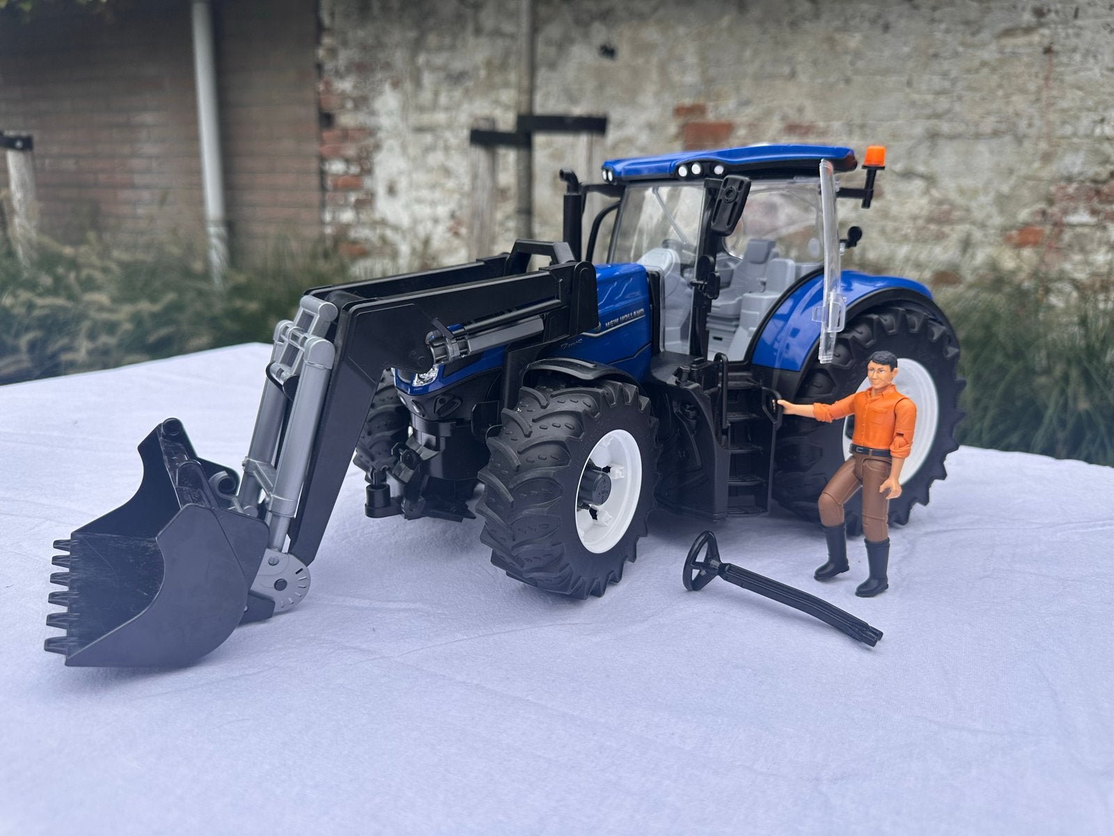 Bruder New Holland T7.340 tractor met voorlader, Ophalen, Zo goed als nieuw