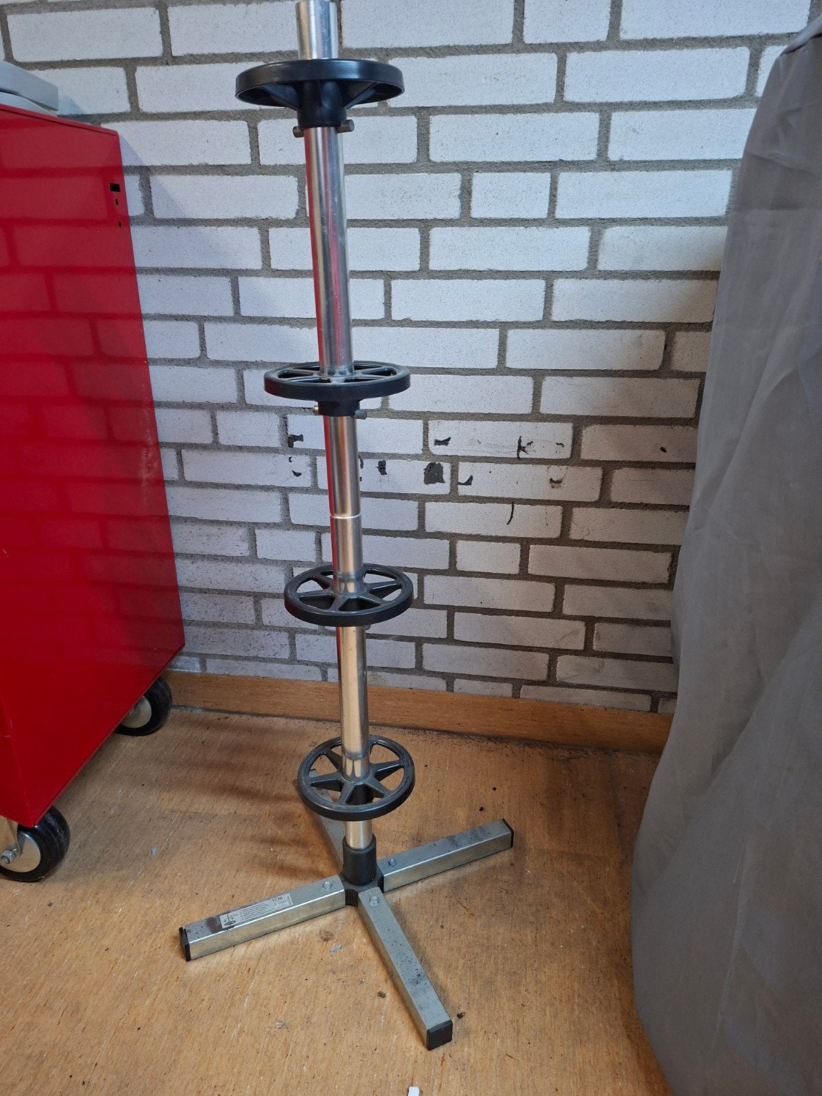 Bandenstandaard voor winter- of zomerbanden met hoes, Ophalen, Gebruikt