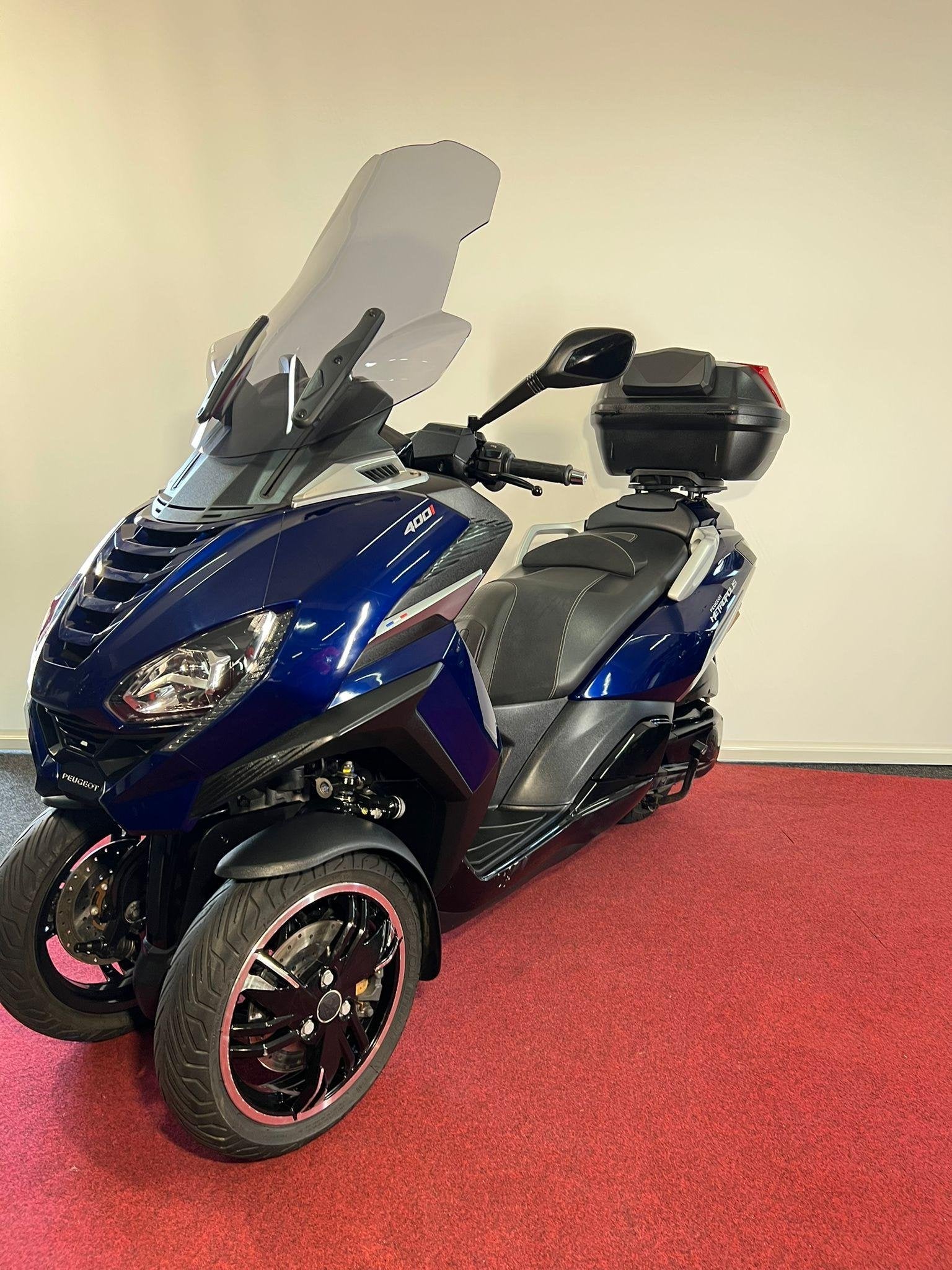 Peugeot Metropolis 400 Allure ABS, Scooter, Bedrijf, Bonnetstraat 1
6718 XN  Ede, NL, Info@moteogroup.com