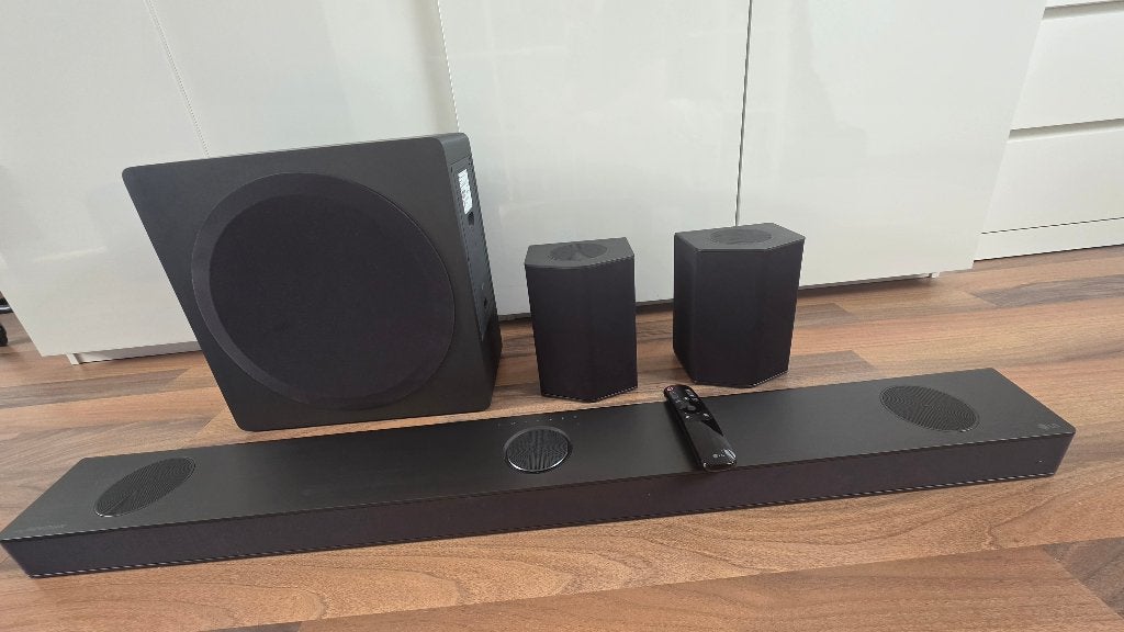 LG DS95QR Soundbar inclusief accessoires, Ophalen, Bluetooth, Zo goed als nieuw