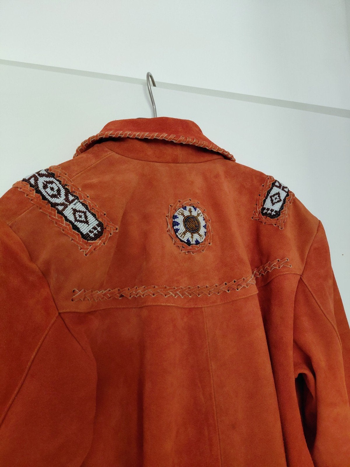 Oranje suède jas met kralen en borduursels, Ophalen, Real Leather, Maat 46/48 (XL) of groter, Nieuw
