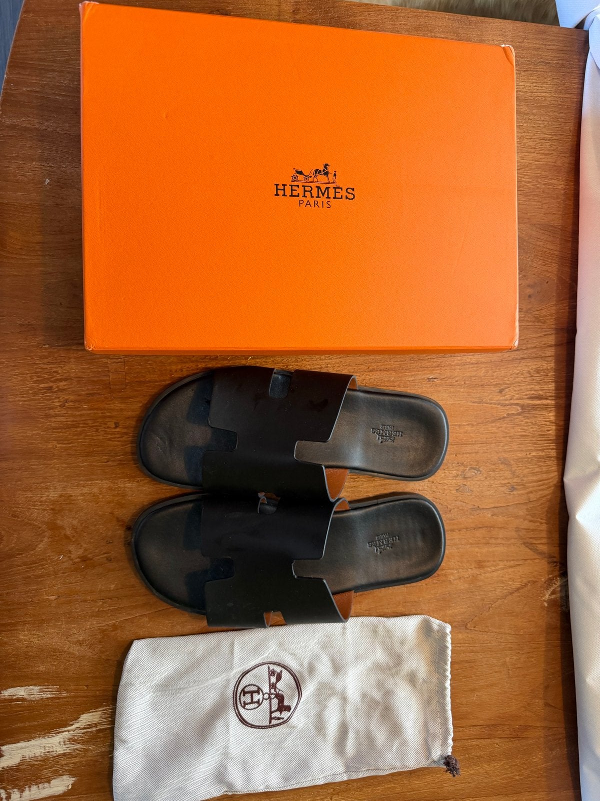 Hermes Slippers Heren Maat 43 Zwart, Ophalen of Verzenden, Gedragen, Zwart, Slippers