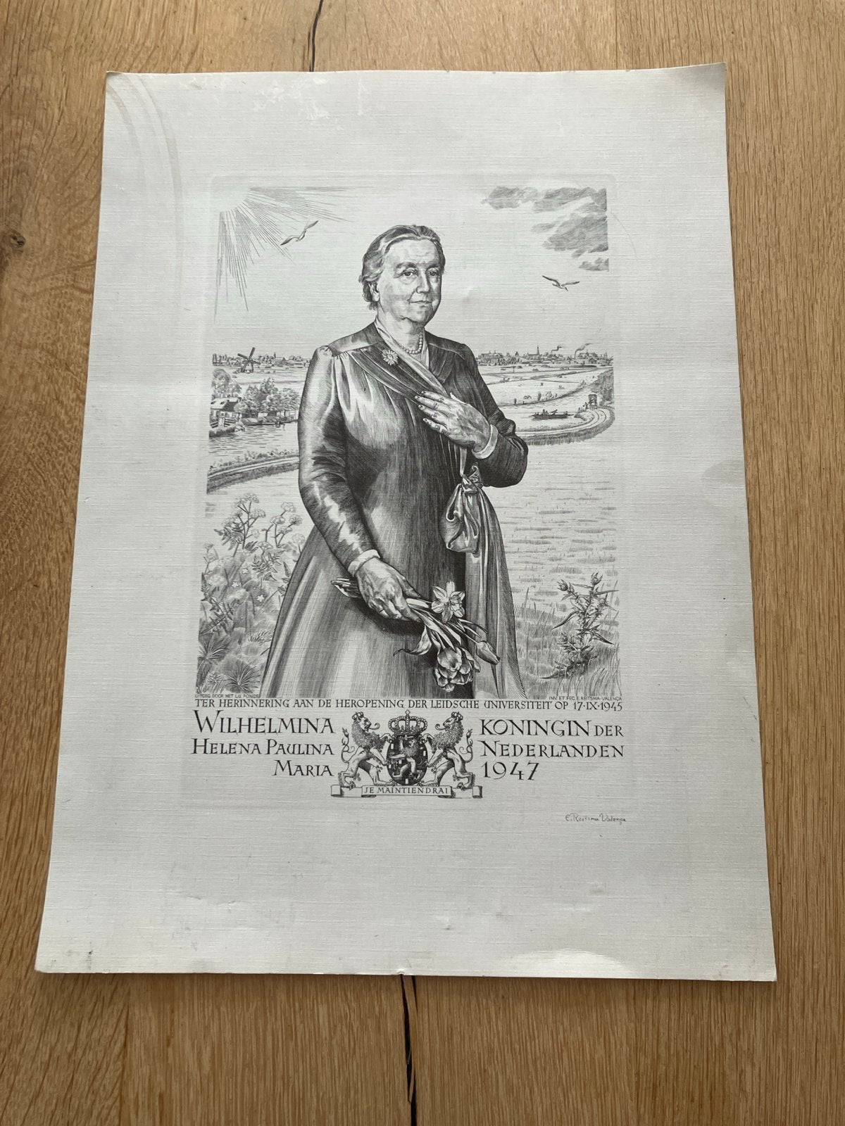 Ets Koningin Wilhelmina 1947 - Heropening Universiteit Leide, Antiek en Kunst, Ets, Portret, Ophalen of Verzenden, Gesigneerd