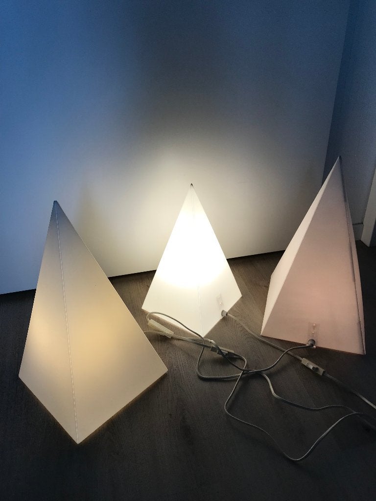 Vintage piramide teepee tafellamp Harco Loor , Woja jaren 80, Huis en Inrichting, Ophalen, Kunststof, Gebruikt, Overige merken
