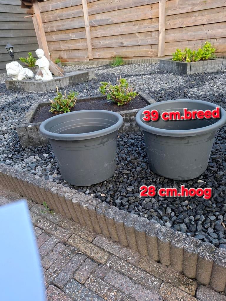 2x Grijze Kunststof Bloempotten - 39x28 cm, Tuin en Terras, Bloempotten, Ophalen