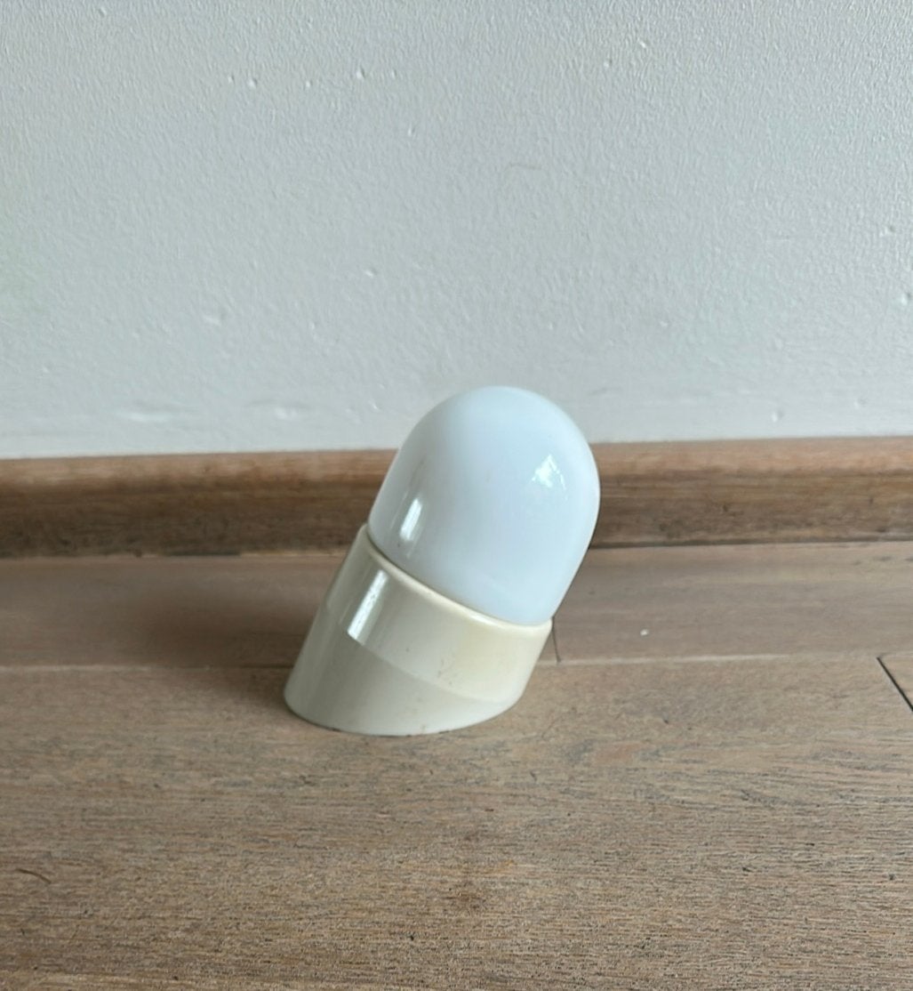 Kleine lamp voor aan muur, Ophalen
