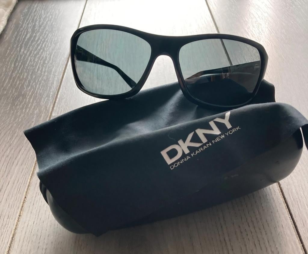 Dkny woman's sunglasses, Ophalen of Verzenden, Zwart, Overige merken